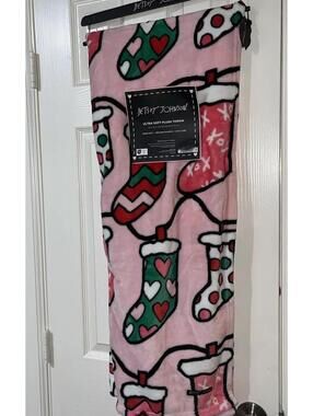 NWT Betsey Johnson Christmas Stockings Hearts XOXO Throw Blanket 50"x70"